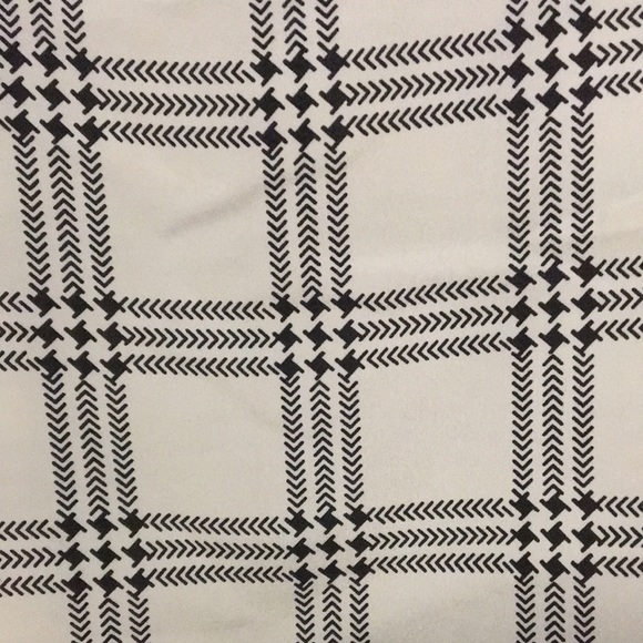 Black and white patterned shirt - Picture 2 of 2